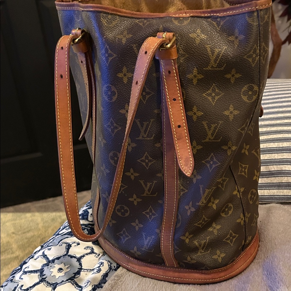 Louis Vuitton Monogram Brown bucket bag